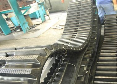 Yanmar 큰 하부 구조 고무 궤도 232kg는 90 Mm 까만 색깔을 거듭니다