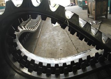 Yanmar 큰 하부 구조 고무 궤도 232kg는 90 Mm 까만 색깔을 거듭니다
