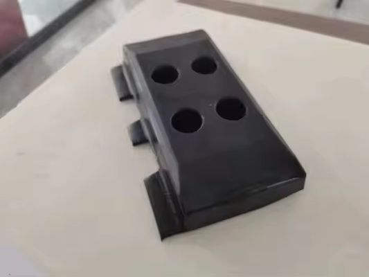 공장 공급 고무 트랙 패드 포겔 E S1600/S1800/S1900를 위한 포장 트랙 패드 중국에서 제조자