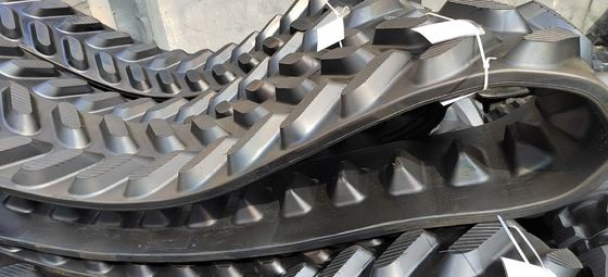 러버 크롤러 300x127x32 러버 트랙, Kubota M5091 파워 크롤러에 적합